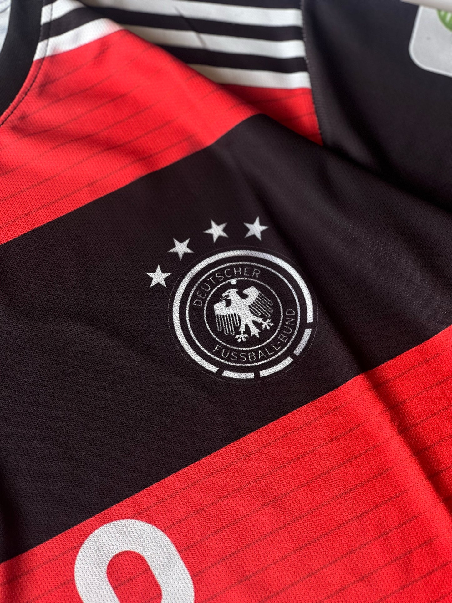 GERMANY RETRO ÖZIL #8 JERSEY