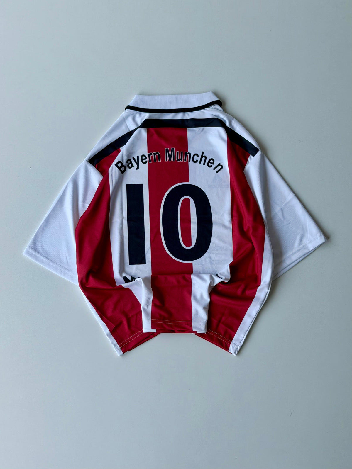 BAYERN MUNICH MATTHAUS RETRO HOME KIT EDITION oversized