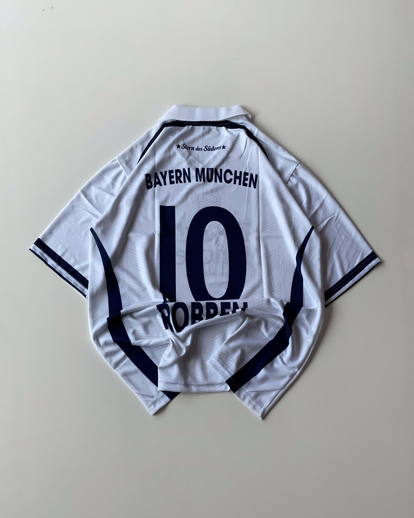 BAYERN MUNCHEN ROBBEN RETRO WHITE (oversized)