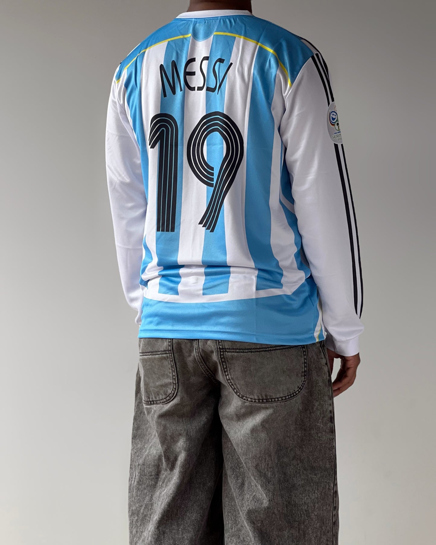 MESSI ARGENTINA #19 HOME DEBUT (full sleeve)