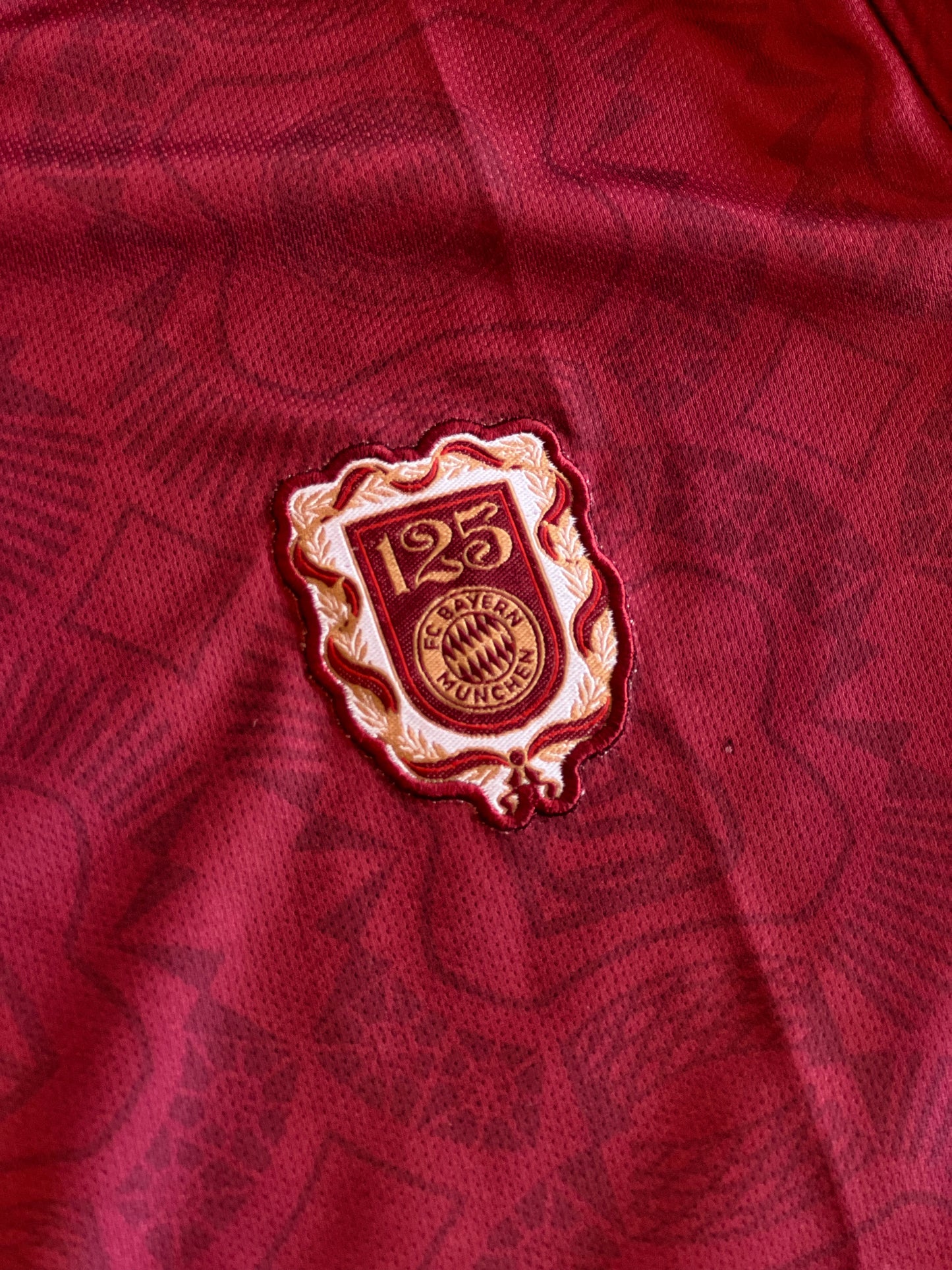 Bayern Munich 125th Anniversary Jersey - Iconic Design
(Embroidery)