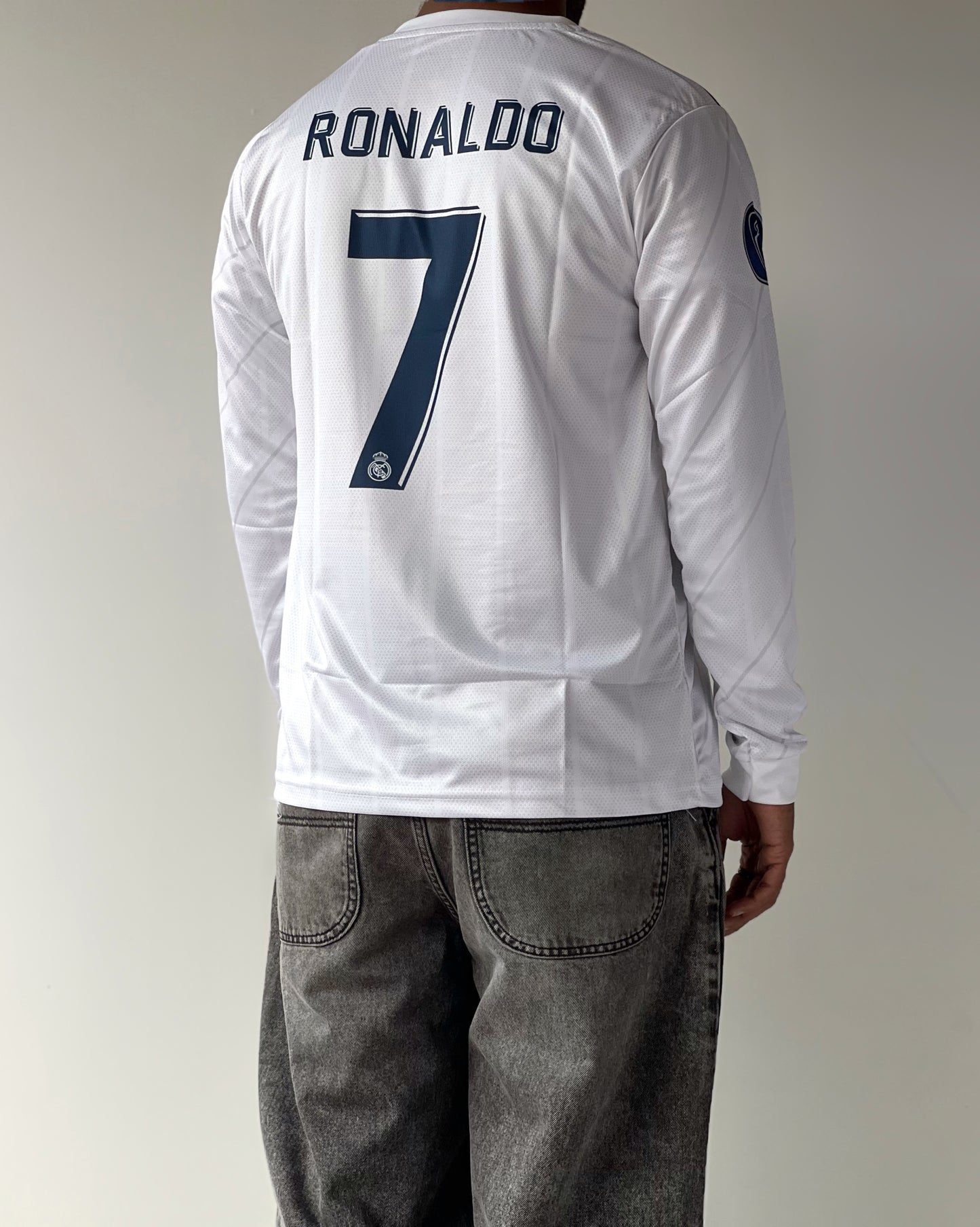 REAL MADRID RONALDO #7 WHITE (Embroidery Full Sleeve)
