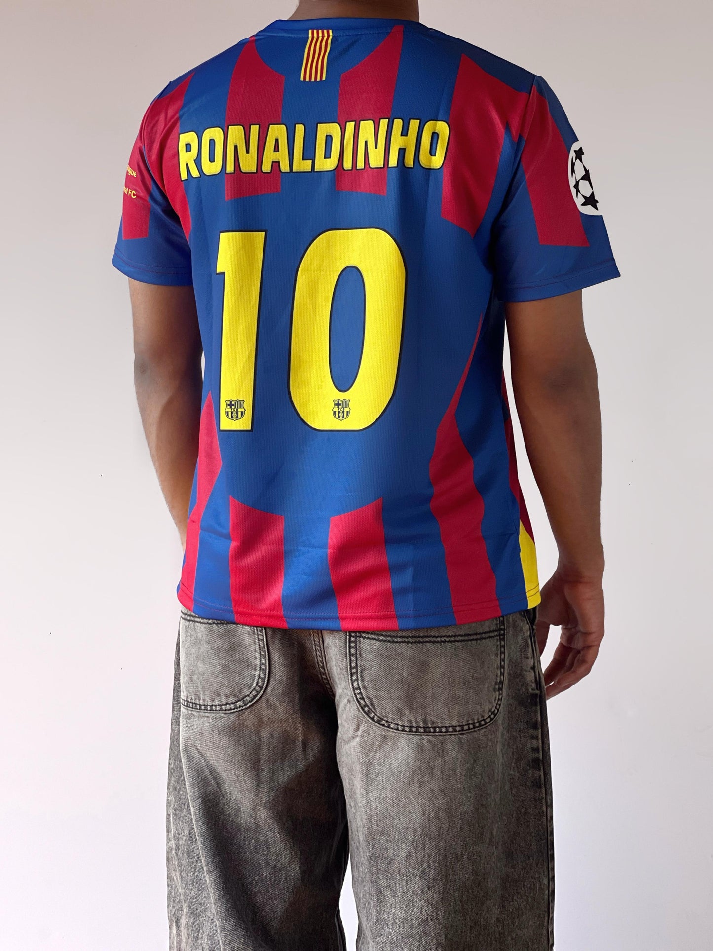 RONALDINHO BARCA HOME RETRO JERSEY