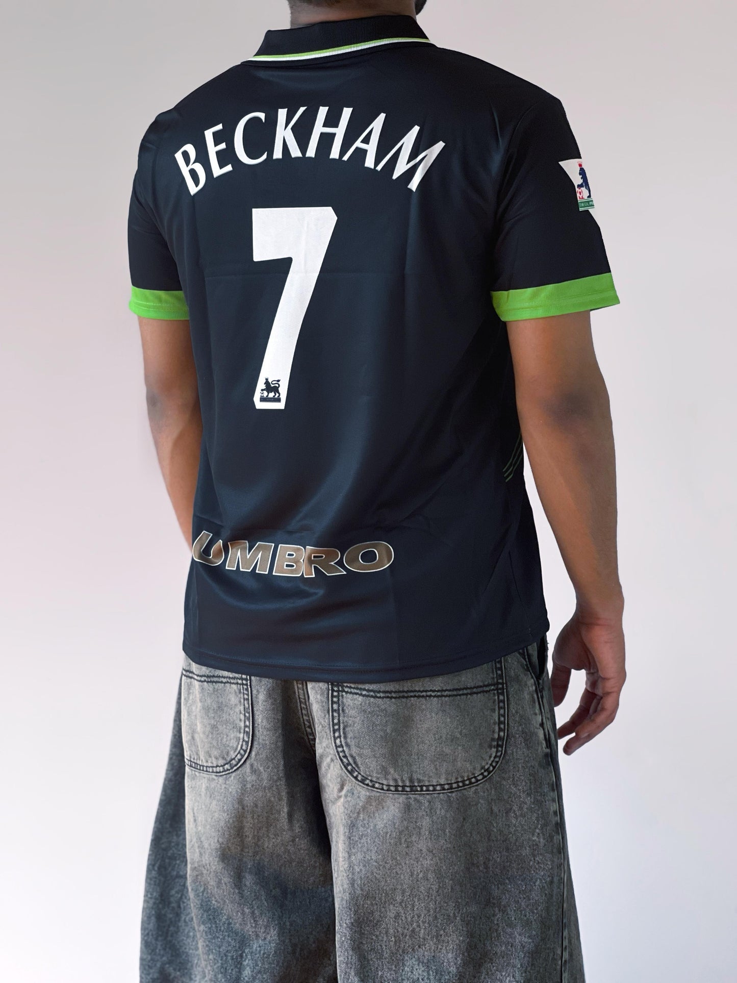 BECKHAM UNITED AWAY RETRO JERSEY