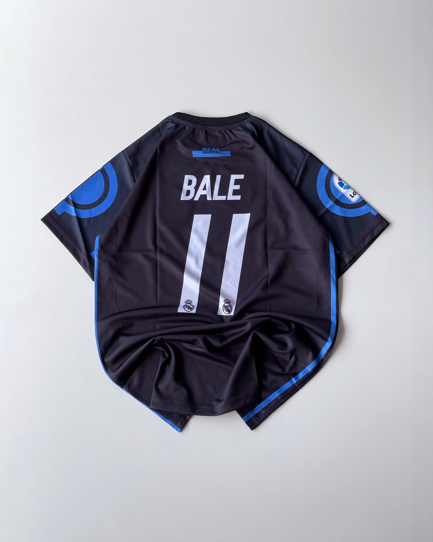 GARETH BALE REAL MADRID RETRO AWAY KIT