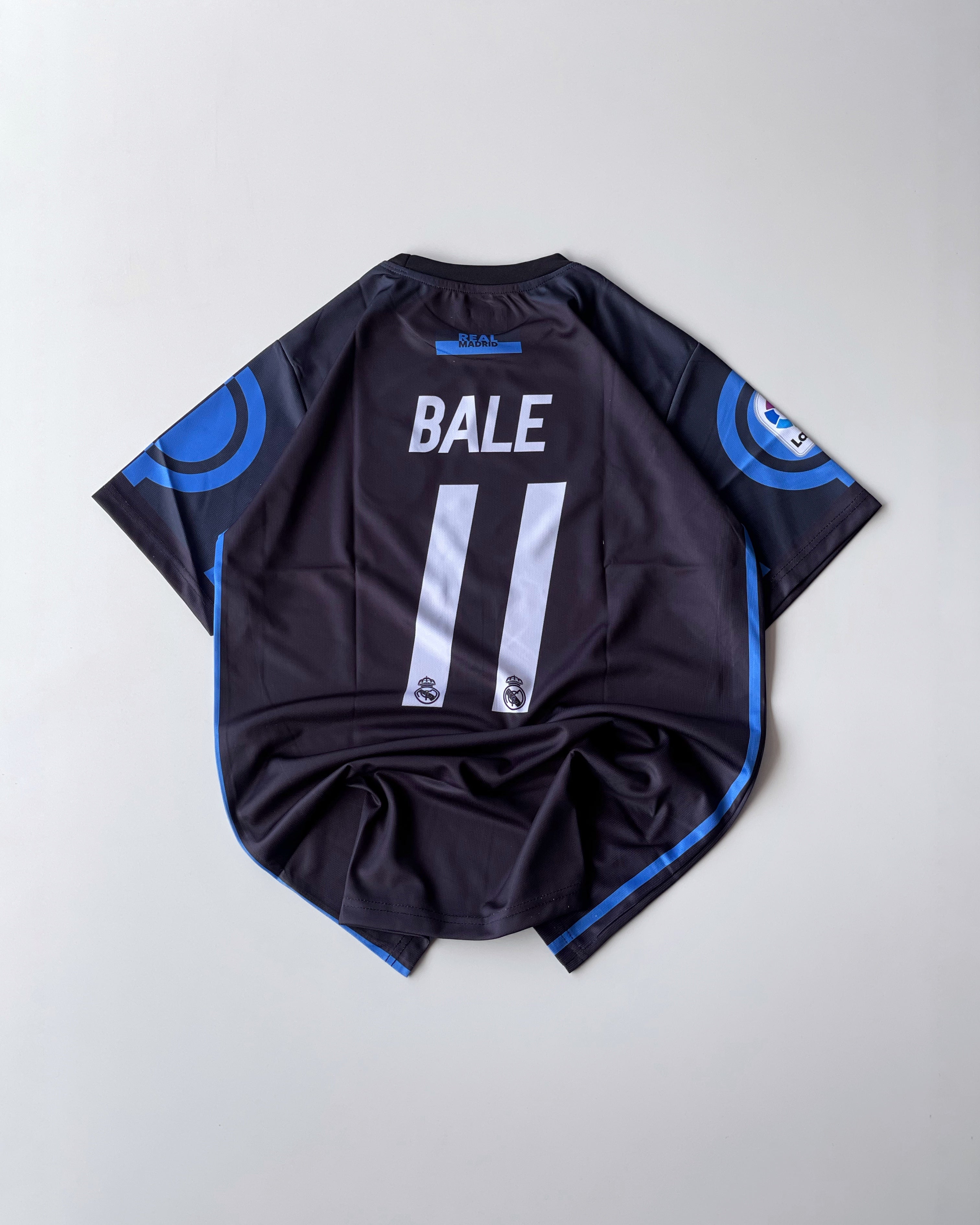 GARETH BALE REAL MADRID RETRO AWAY KIT