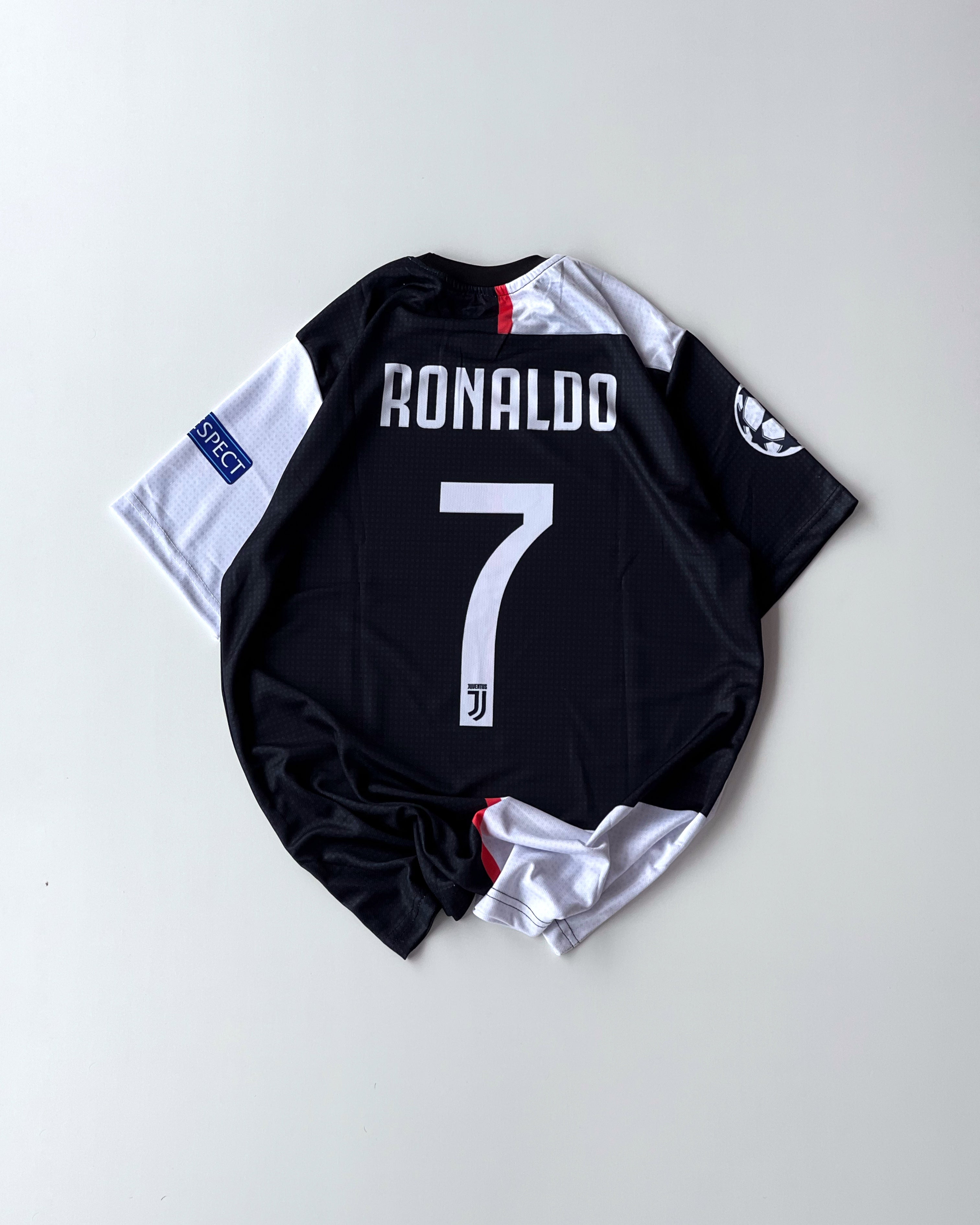 Retro Juventus Ronaldo Fan Jersey – Iconic Half & Half