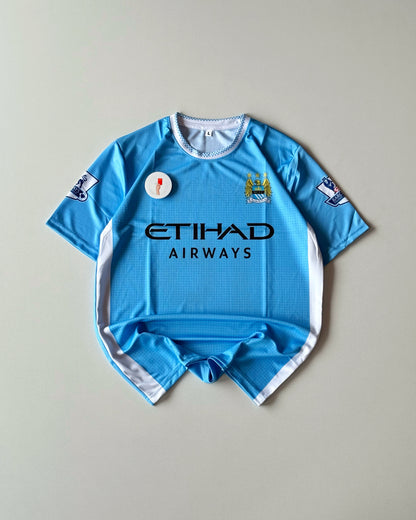 AGUERO MANCHESTER CITY RETRO HOME KIT
