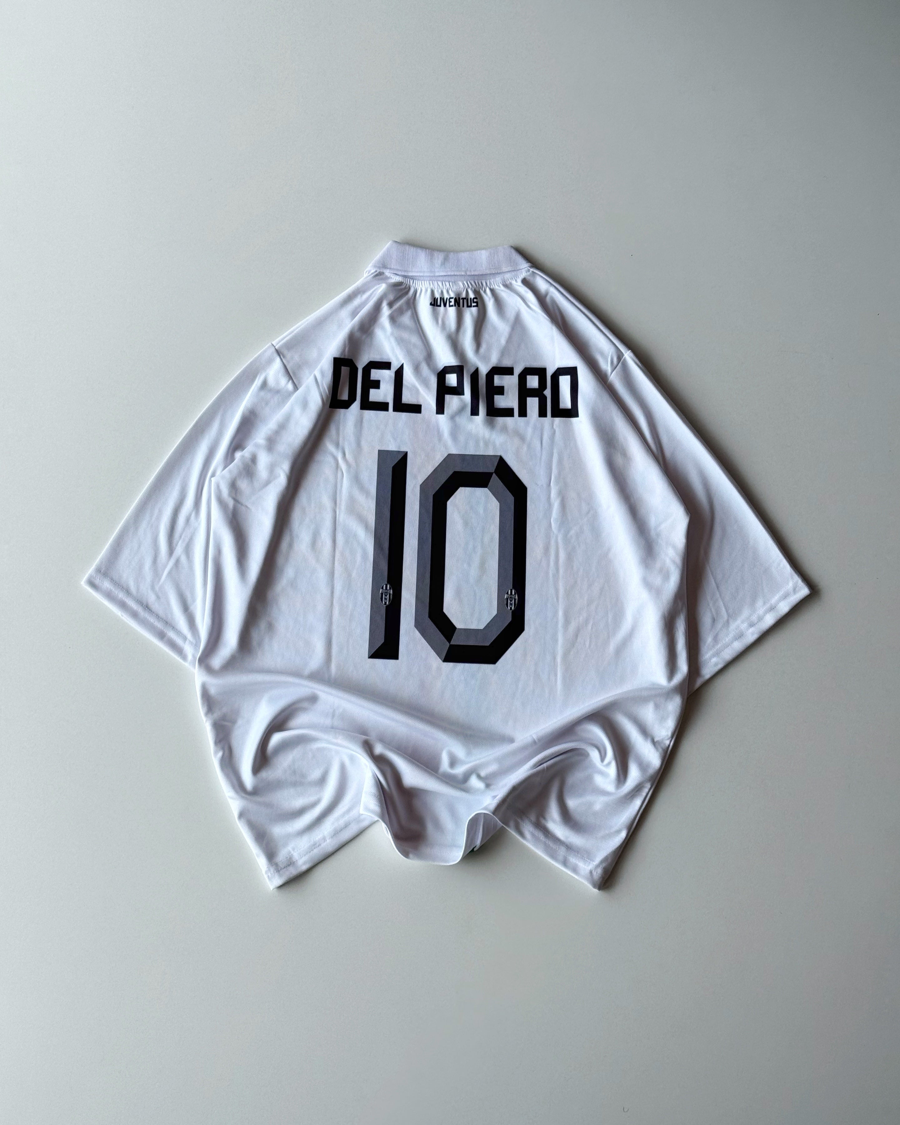 DEL PIERO JUVENTUS RETRO AWAY KIT (oversized)