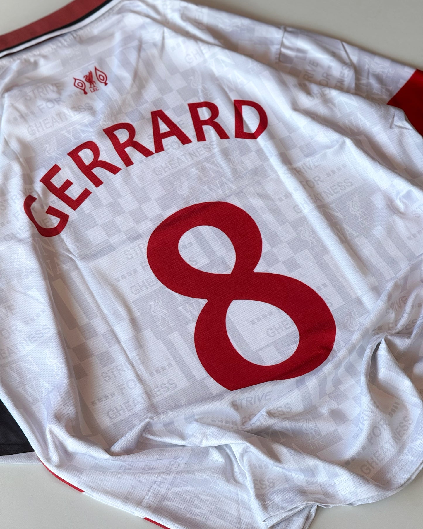 LIVERPOOL GERRARD 8 HOME RETRO EDITION (oversized)