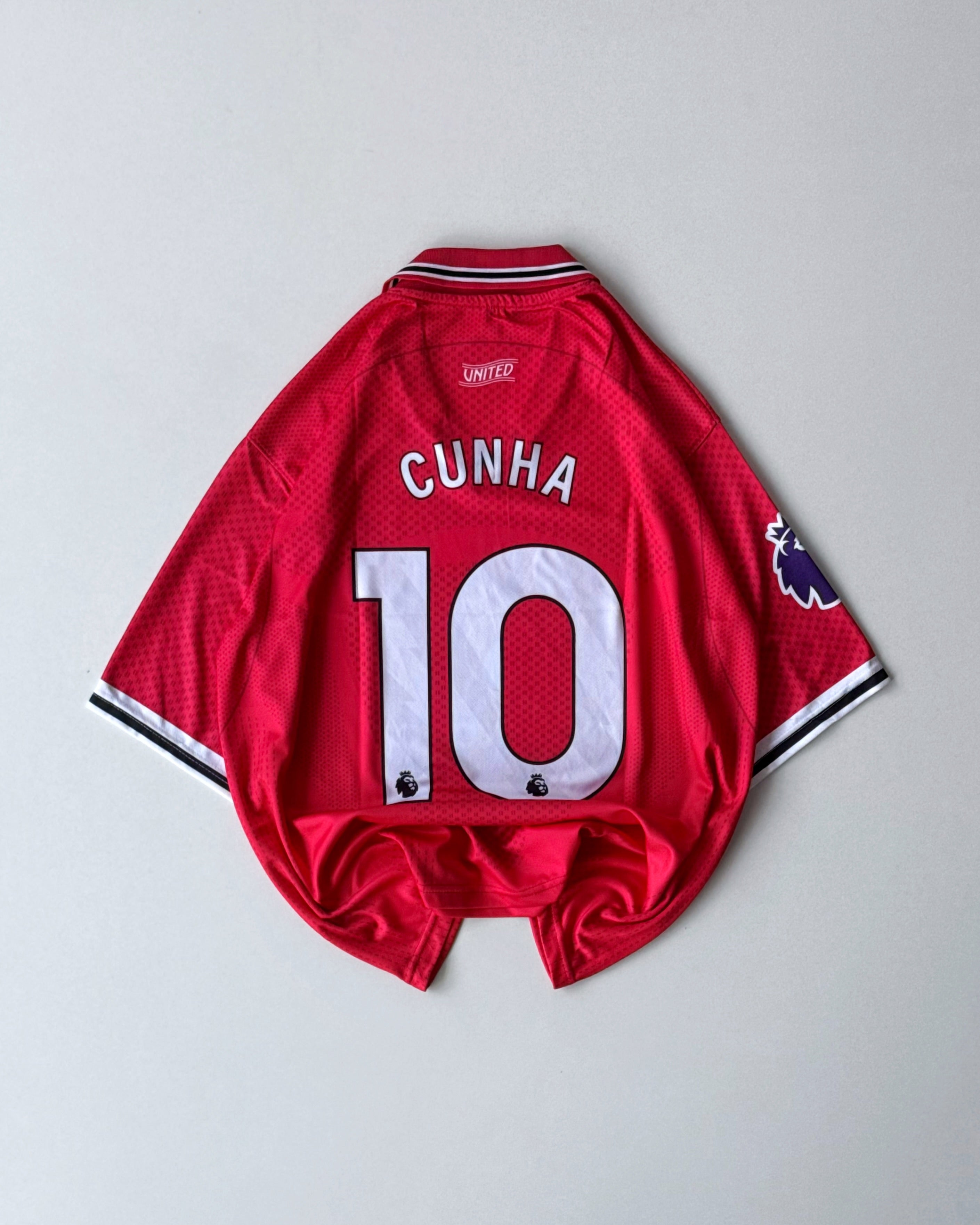 MANCHESTER UNITED 2026/27 HOME KIT CUNHA (Oversized)