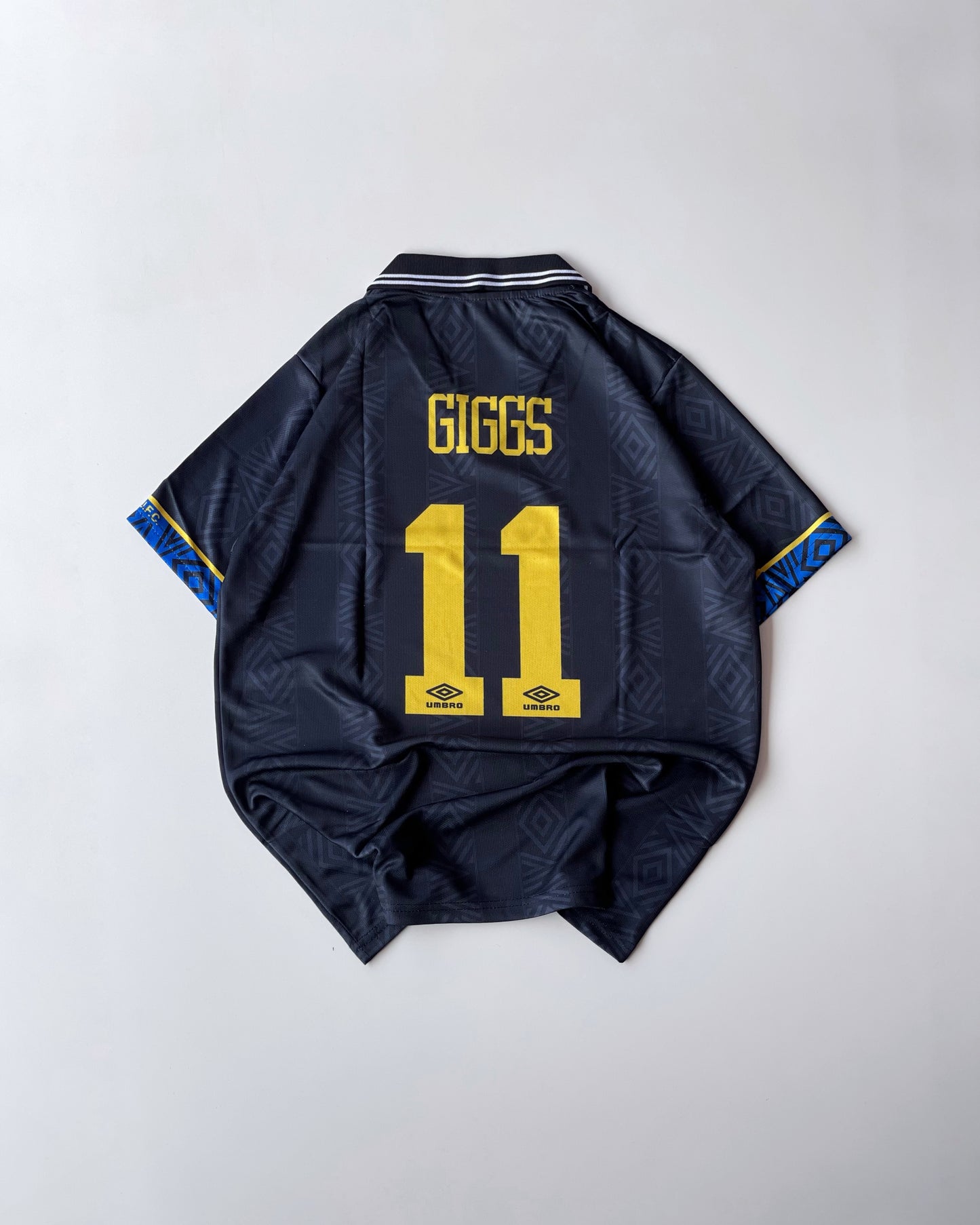 MANCHESTER UNITED GIGGS RETRO KIT BLACK