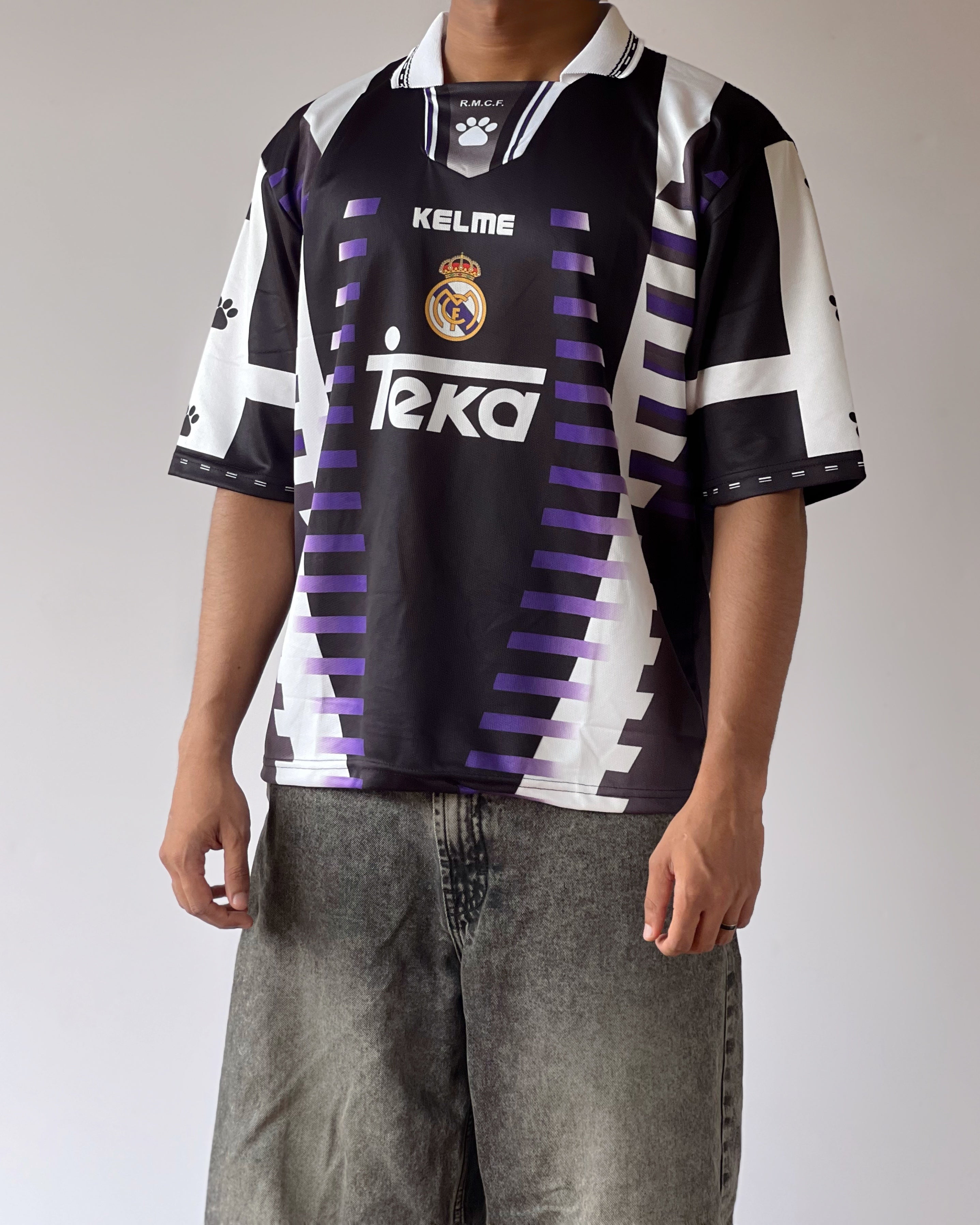Real Madrid 97/98 Black Retro (oversized) – REDCARD