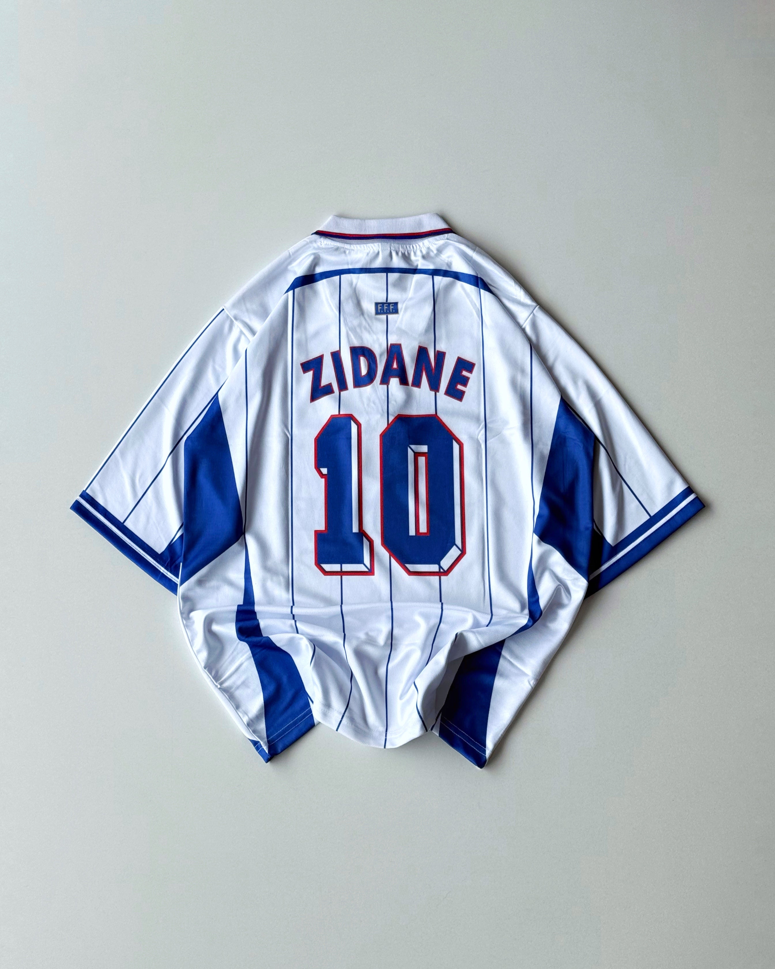 FRANCE ZIDANE RETRO WHITE CLASSIC KIT (oversized embroidery)