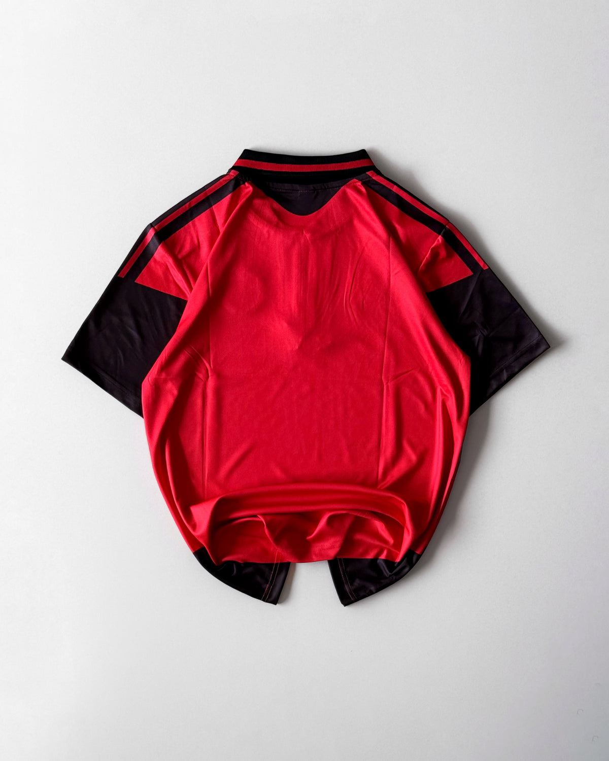 MANCHESTER UNITED CLASSIC TRAINING KIT