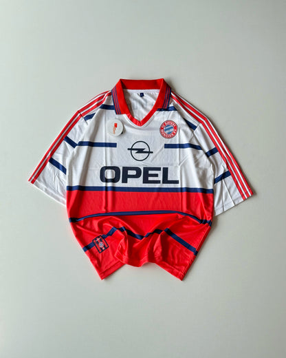 BAYERN MUNICH MATTHAUS RETRO AWAY KIT OPEL (Oversized)
