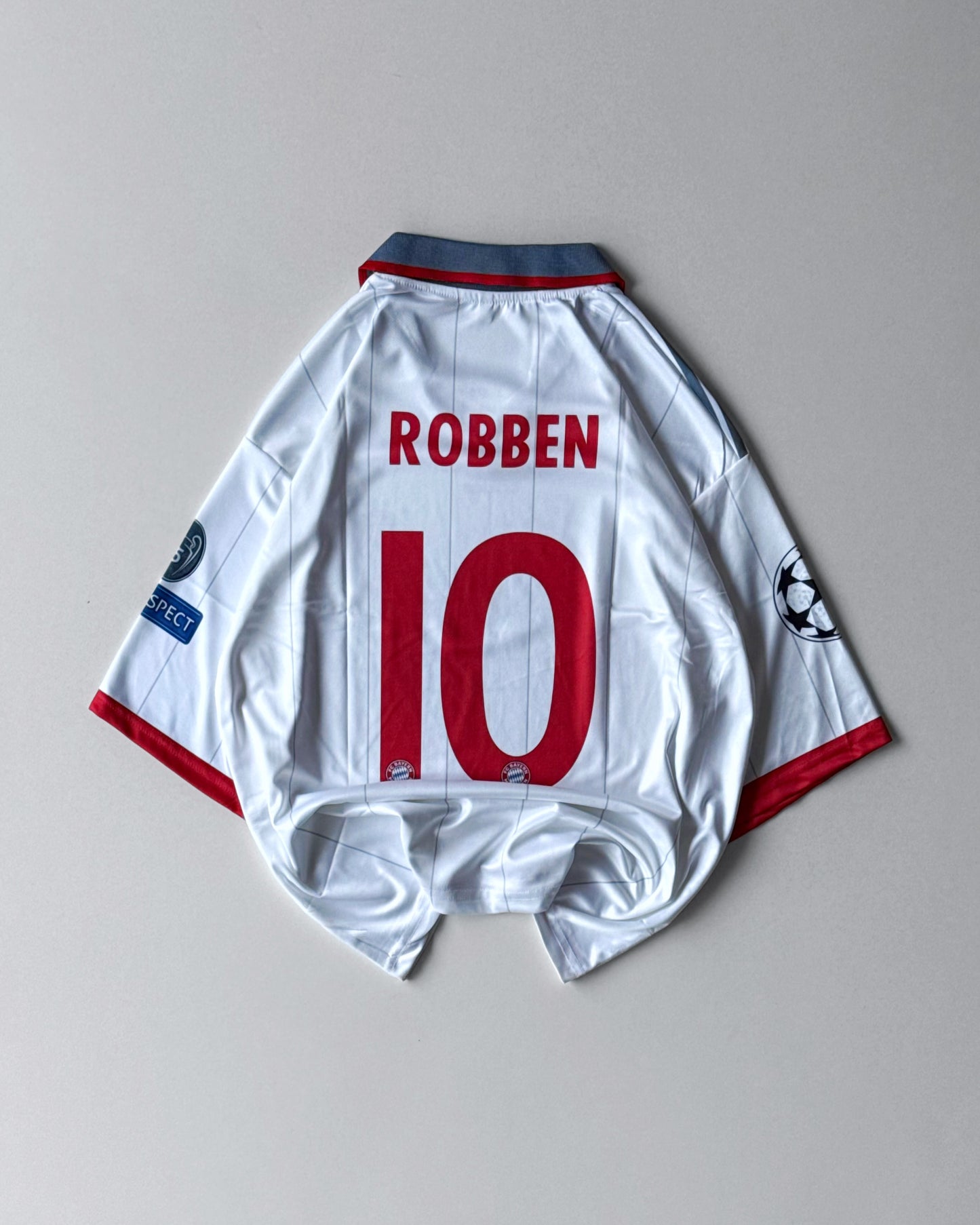 BAYERN MUNICH ROBBEN RETRO AWAY KIT (Oversized)