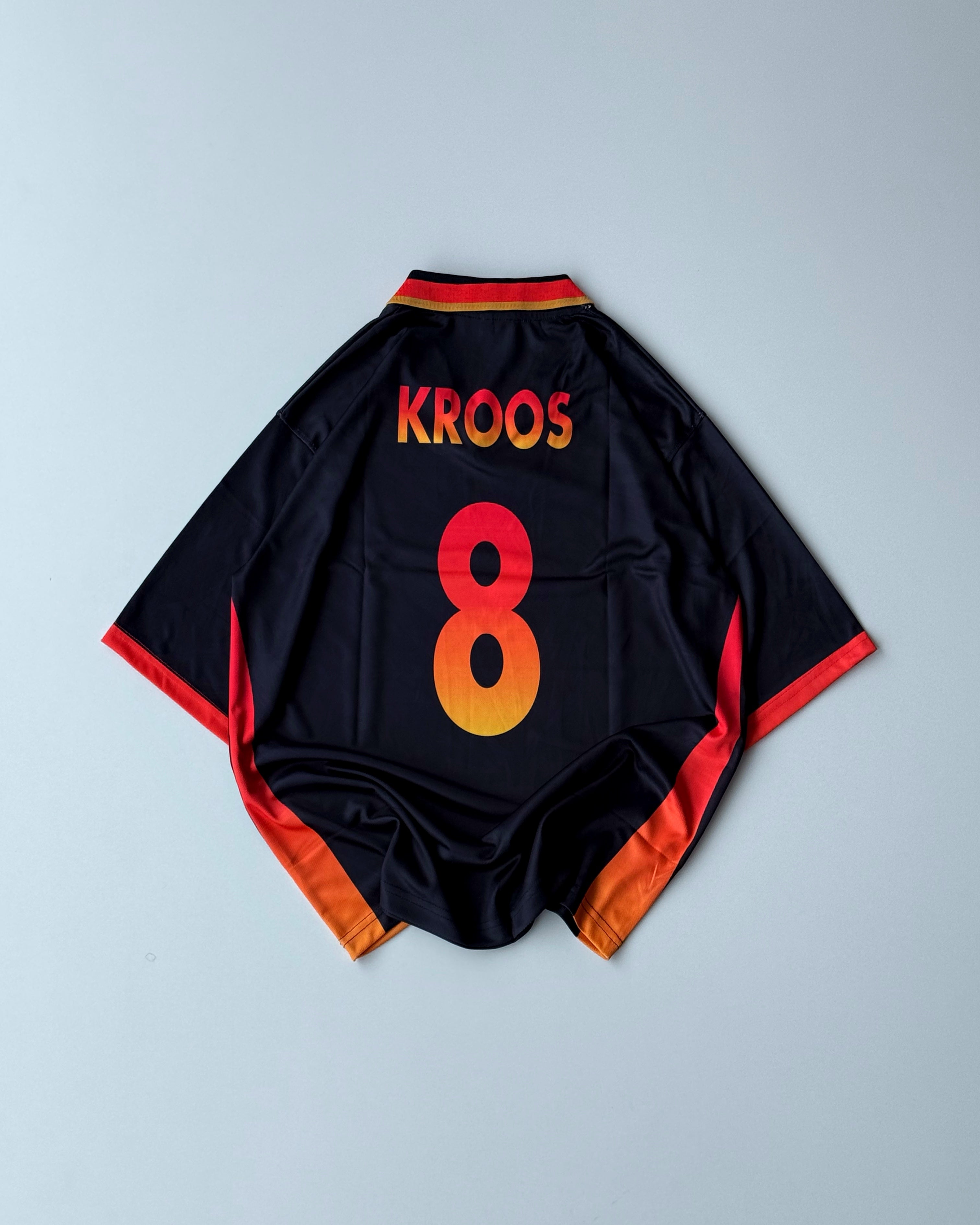TONI KROOS GERMANY RETRO BLACK EDITION (Oversized)