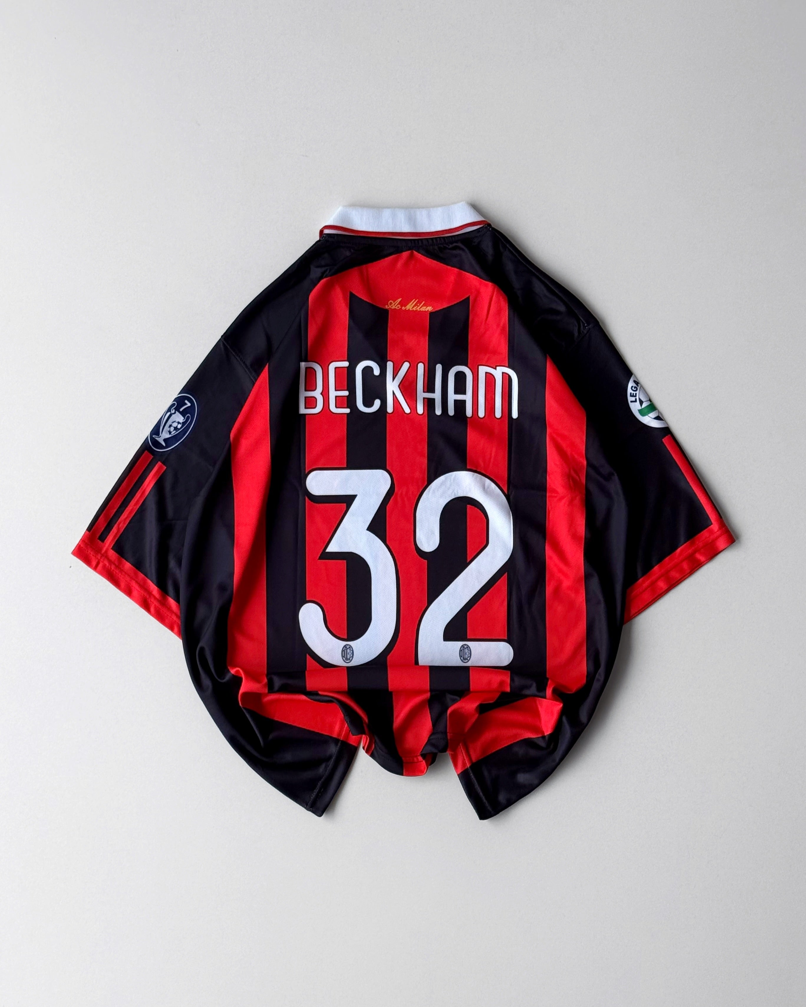 AC MILAN BECKHAM RETRO HOME KIT #32 (Oversized)