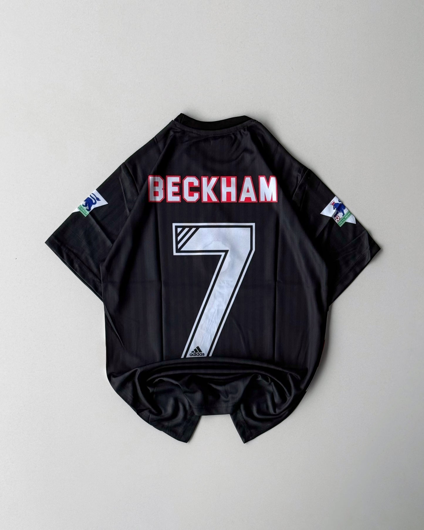BECKHAM MANCHESTER UNITED RETRO SHARP BLACK KIT