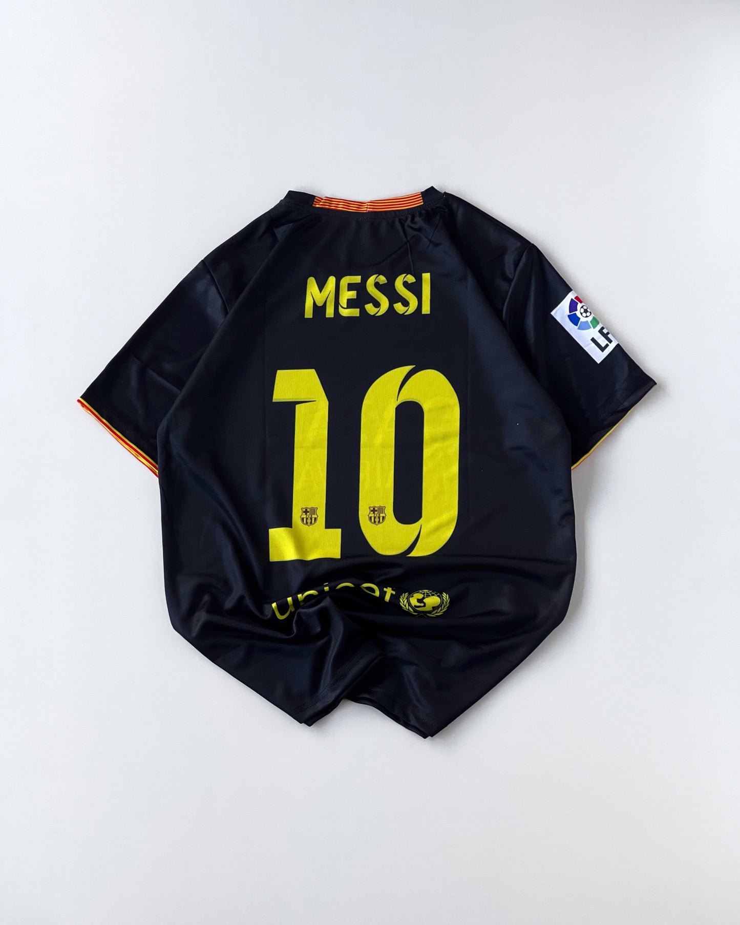 BARCELONA MESSI QATAR AIRWAYS 2016/17 AWAY VERSION