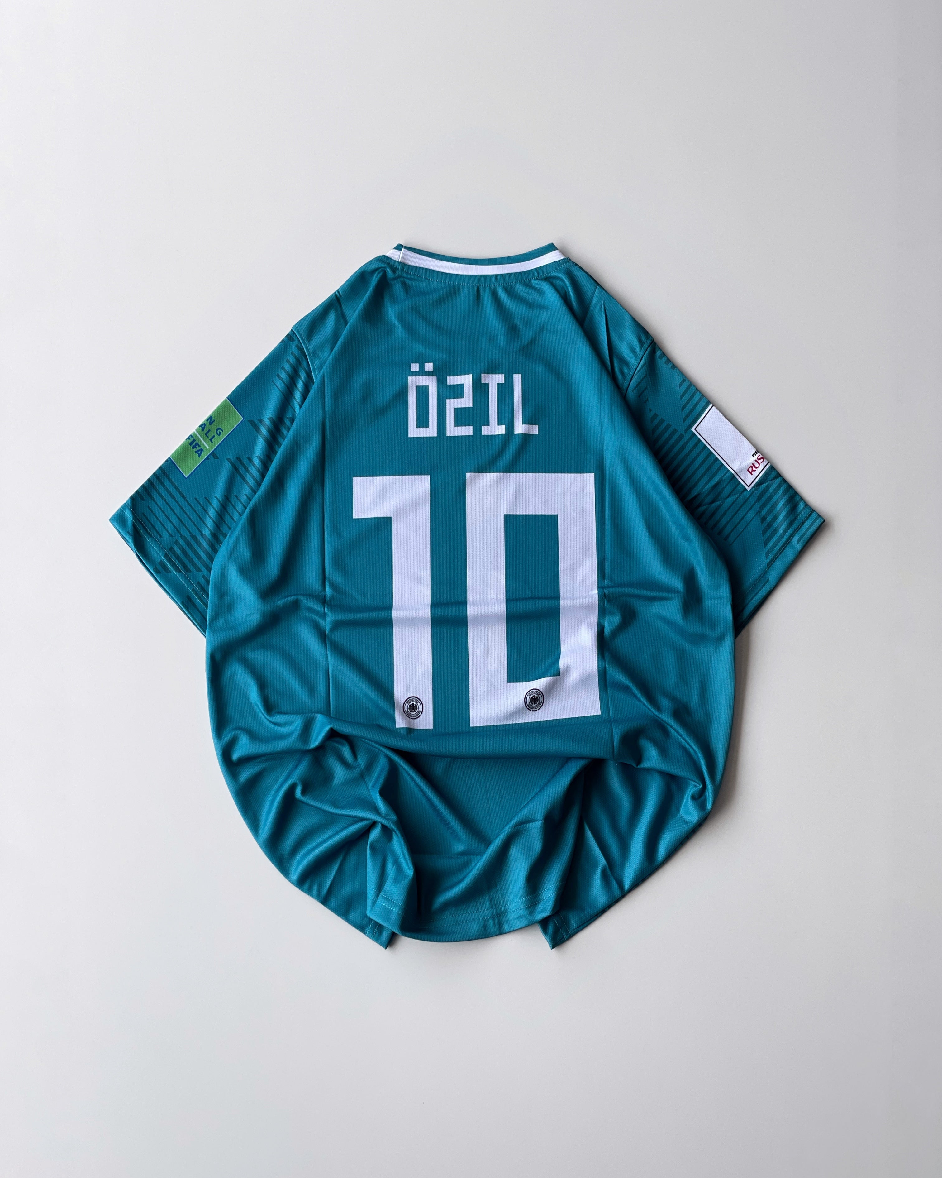 OZIL GERMANY RETRO GREEN KIT