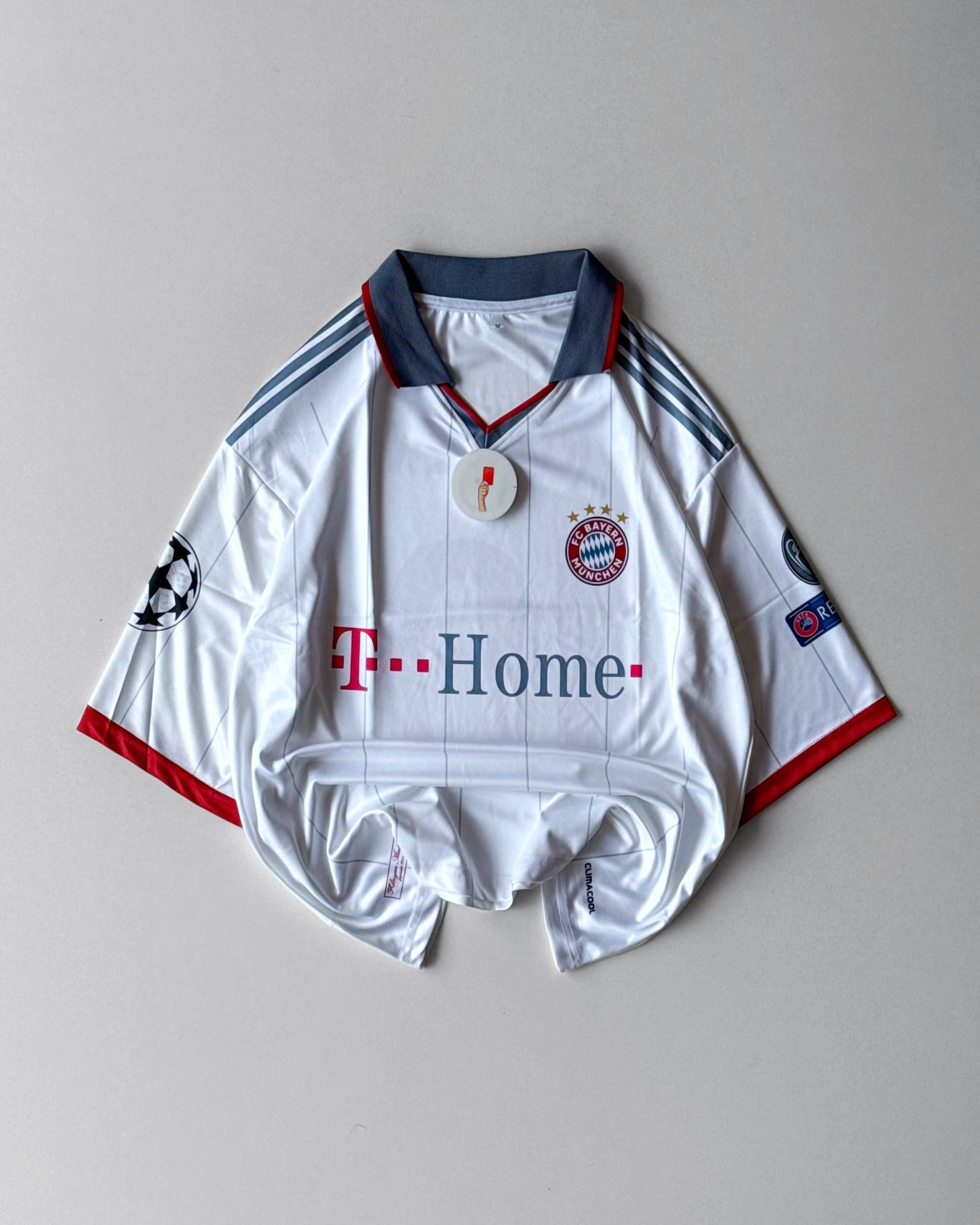 BAYERN MUNICH ROBBEN RETRO AWAY KIT (Oversized)