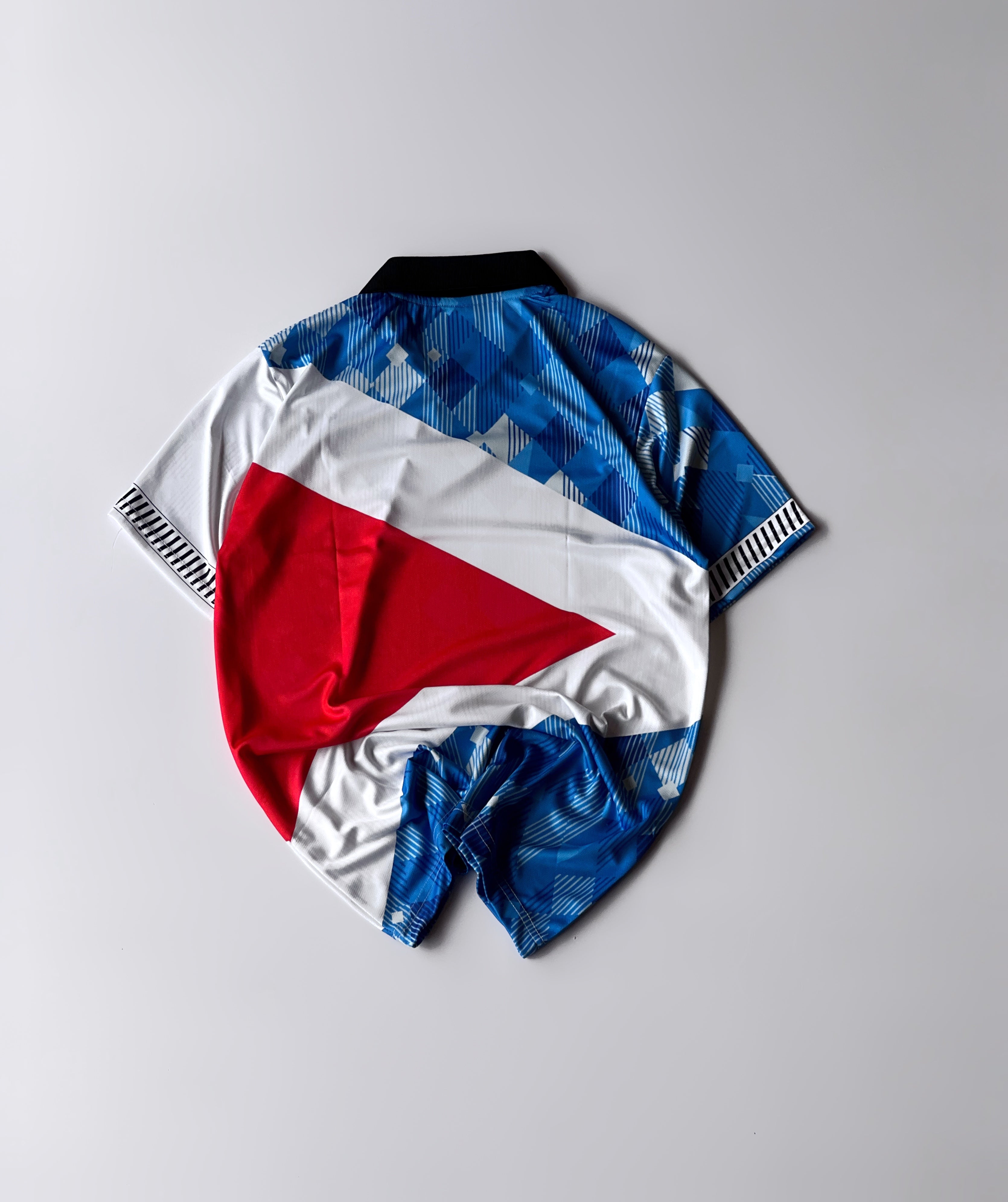 ENGLAND RETRO JERSEY - ICONIC NATIONAL TEAM DESIGN (Embroidery)