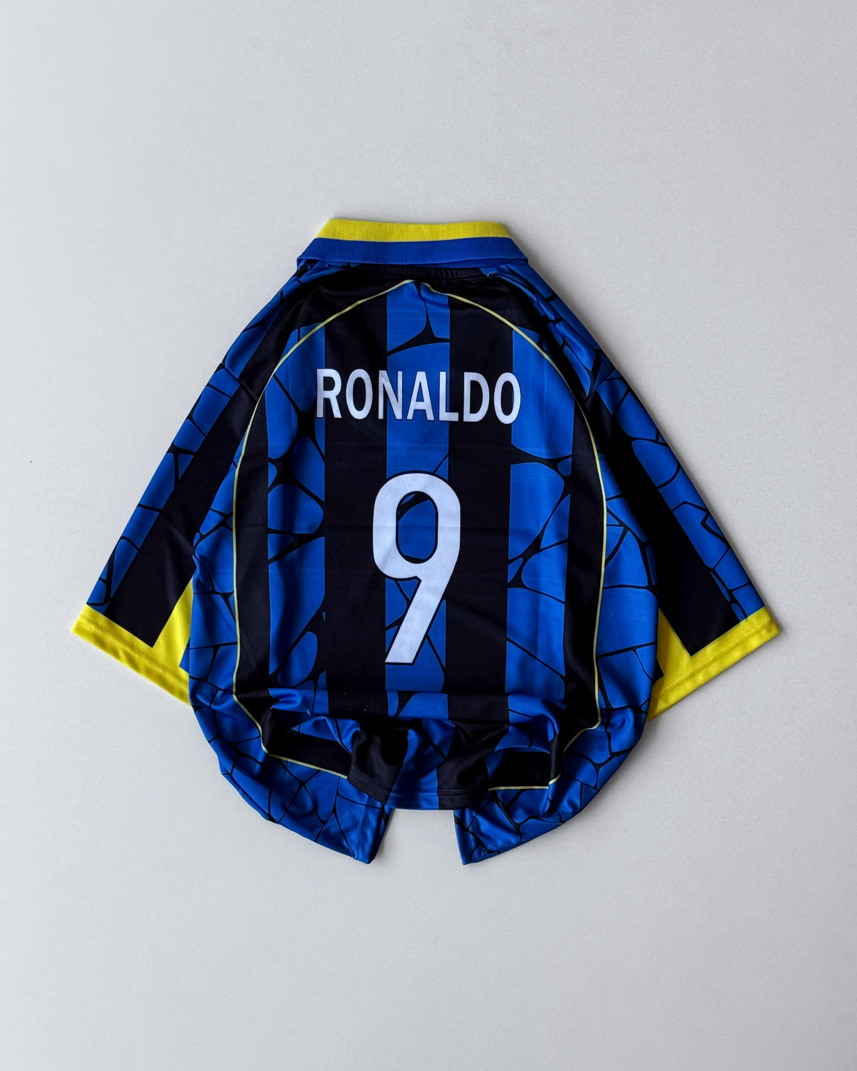 INTERMILAN FIRELLI RONALDO RETRO HOME KIT (Oversized)
