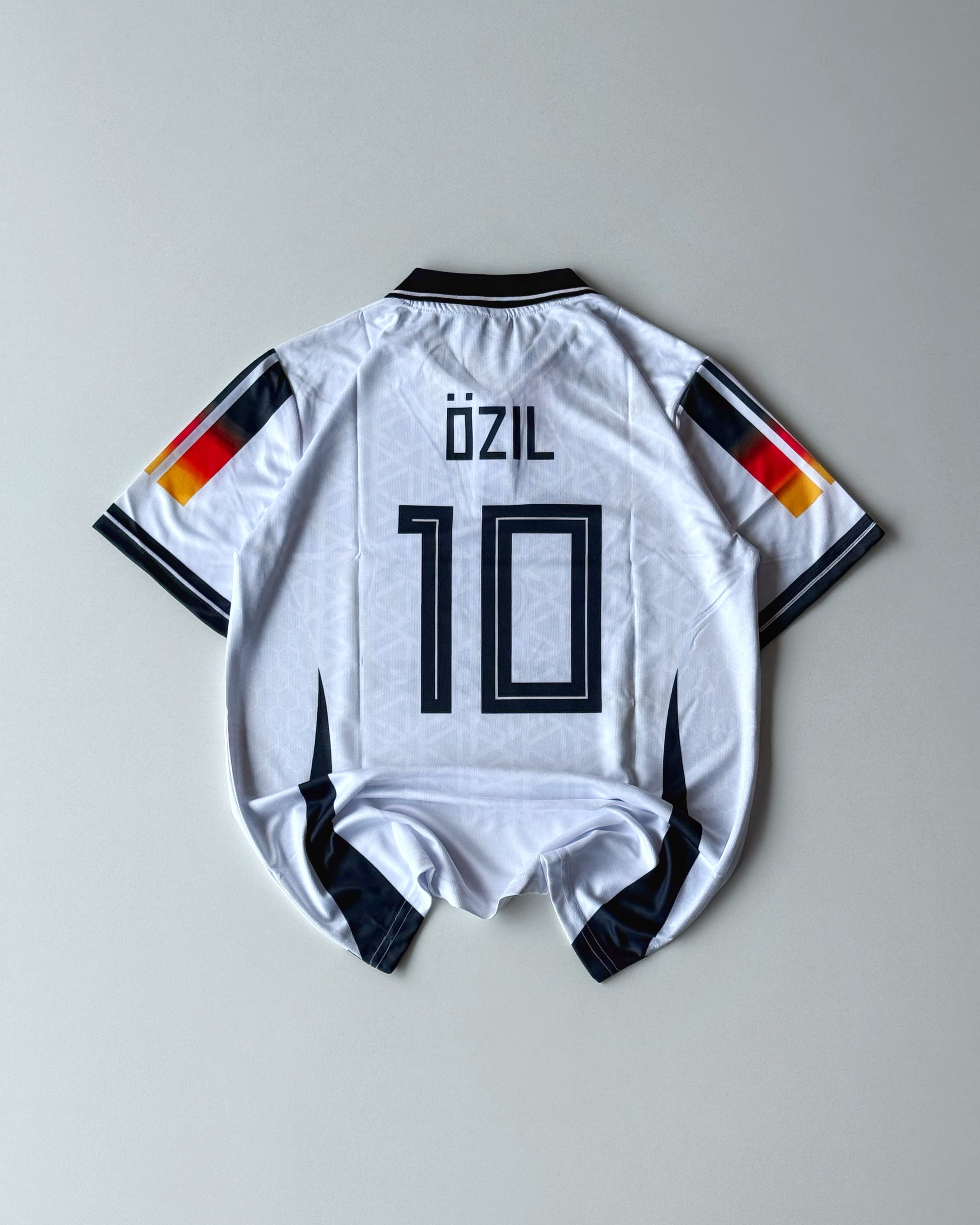 GERMANY RETRO HOME JERSEY – ÖZIL #10 | DEUTSCHER FUSSBALL-BUND | WHITE