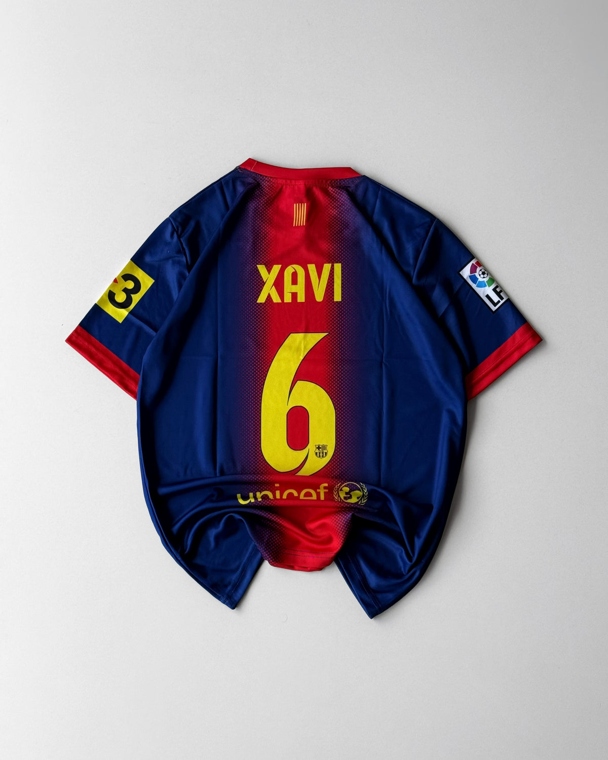 BARCELONA XAVI RETRO HOME EDITION