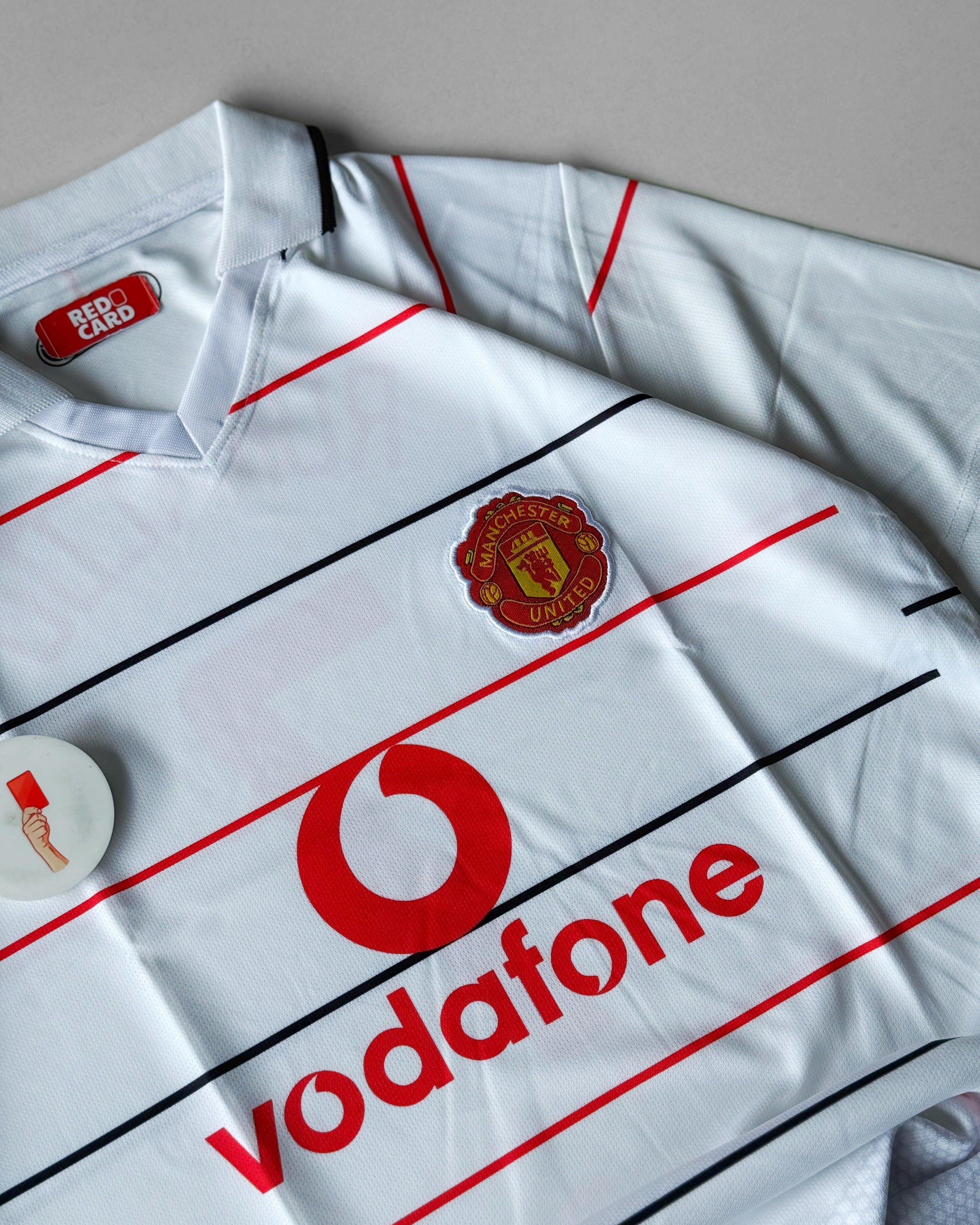 RONALDO UNITED AWAY WHITE RETRO VODAFONE KIT (embroidered)