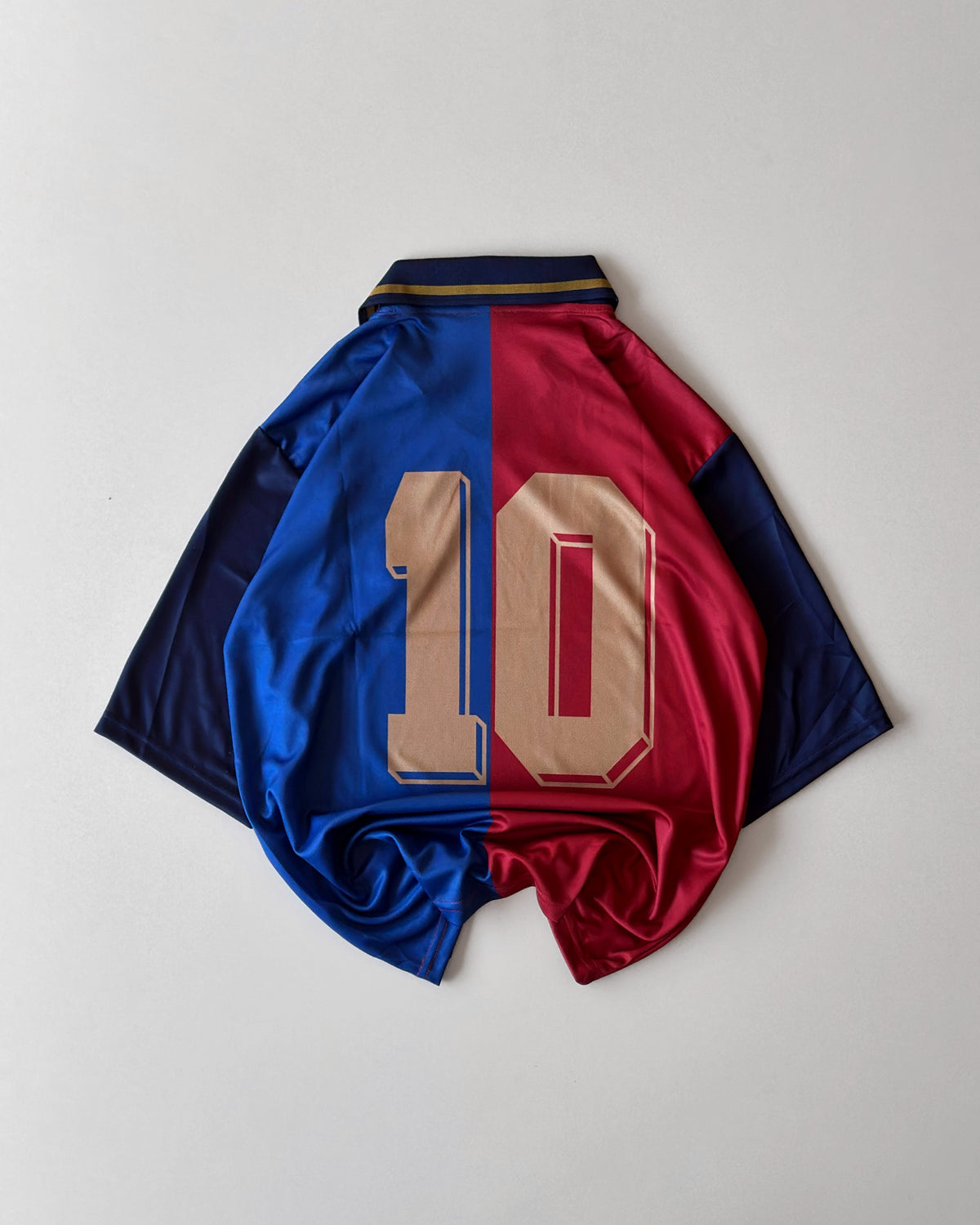 VINTAGE-STYLE BLAUGRANA LEGACY JERSEY 10 (oversized embroidery)