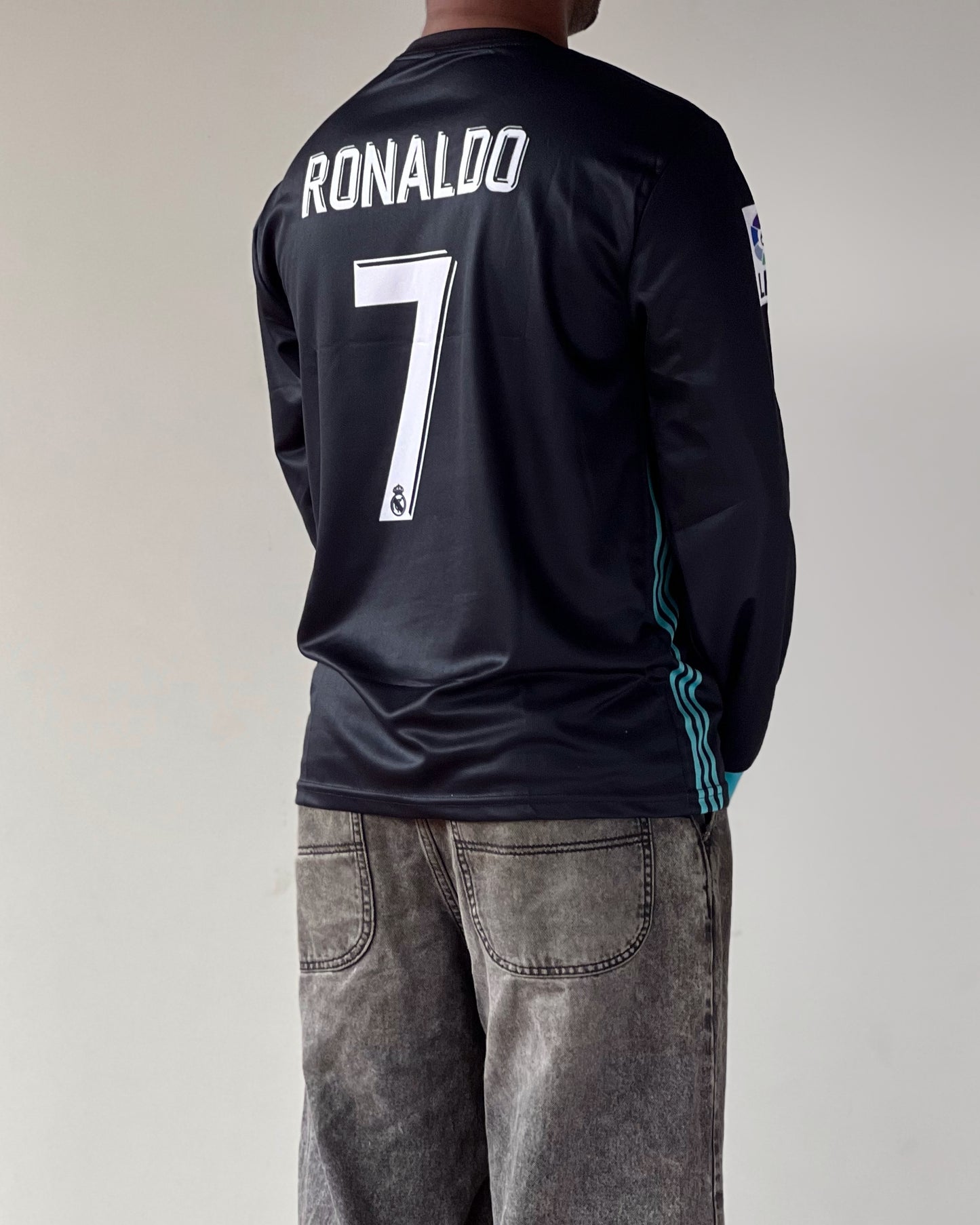 RONALDO REAL MADRID AWAY BLACK RETRO (full sleeve)