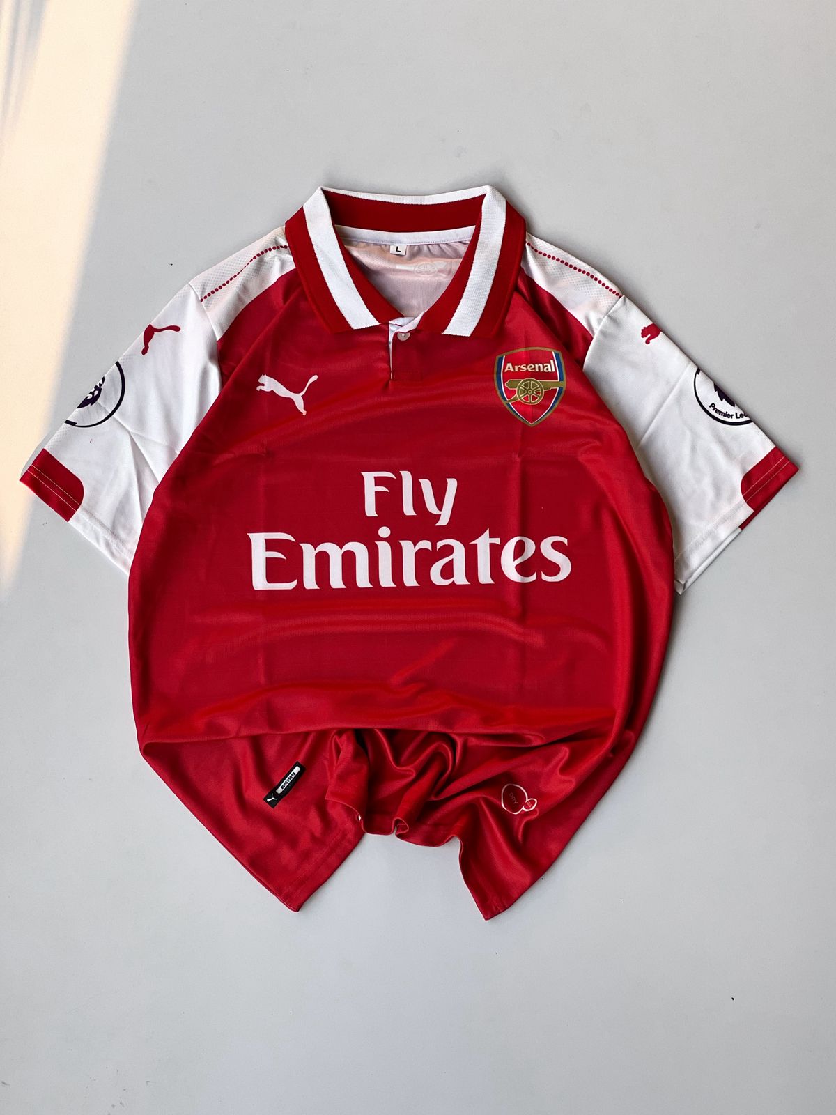 ARSENAL OZIL HOME RETRO JERSEY